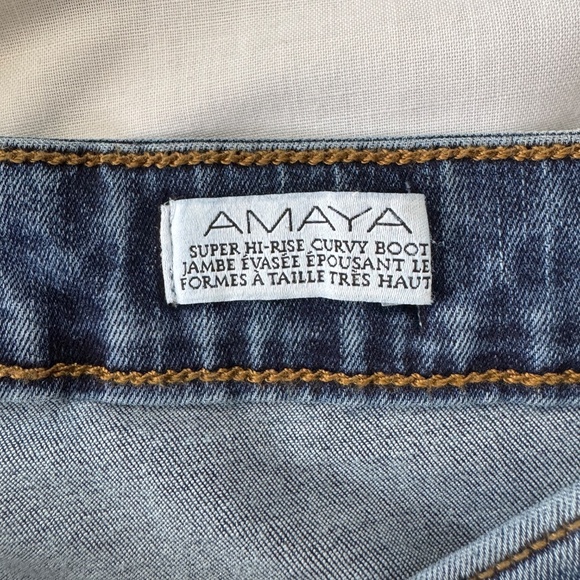 Sofia Jeans Women's Super Hi-Rise Curvy Boot AMAYA Blue Jeans Distressed Size 14 - Picture 9 of 16